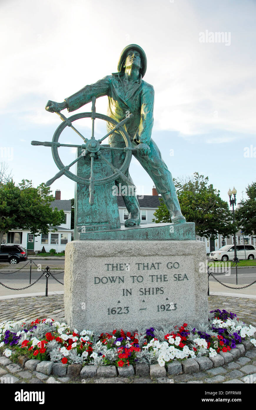 Uomo al volante statua, i pescatori's Memorial il cenotafio in Gloucester, Massachusetts, STATI UNITI D'AMERICA Foto Stock