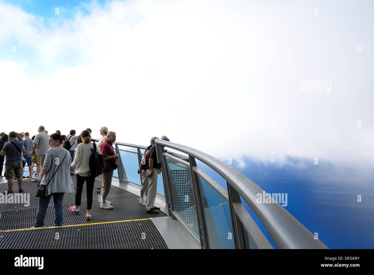 Piattaforma di visualizzazione da più alte scogliere d'Europa Cabo Girao Madeira Portogallo Foto Stock