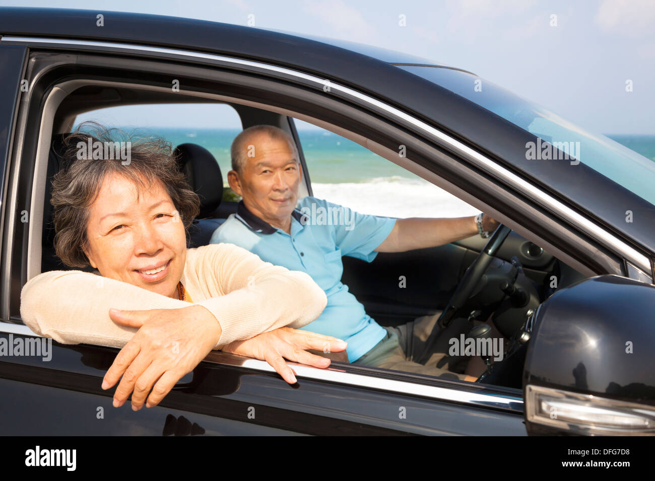 Gli anziani matura godendo di viaggio su strada e viaggi Foto Stock