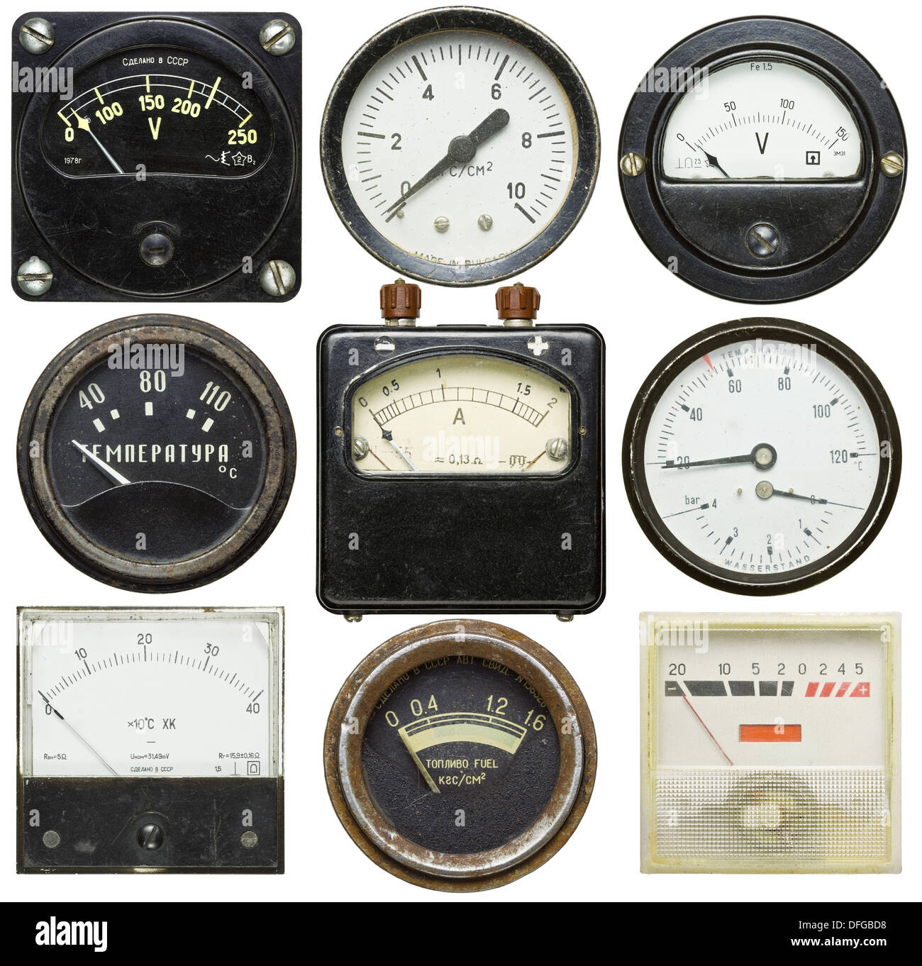 Vecchi indicatori isolati su sfondo bianco Foto Stock