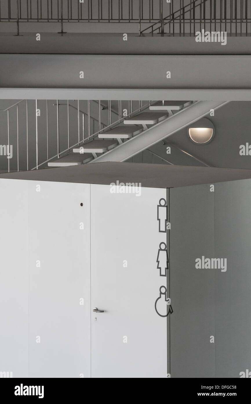 Pavilion a Viana do Castelo di Viana do Castelo, Portogallo. Architetto: Eduardo Souto de Moura, 2013. Vista interna del padiglione Foto Stock