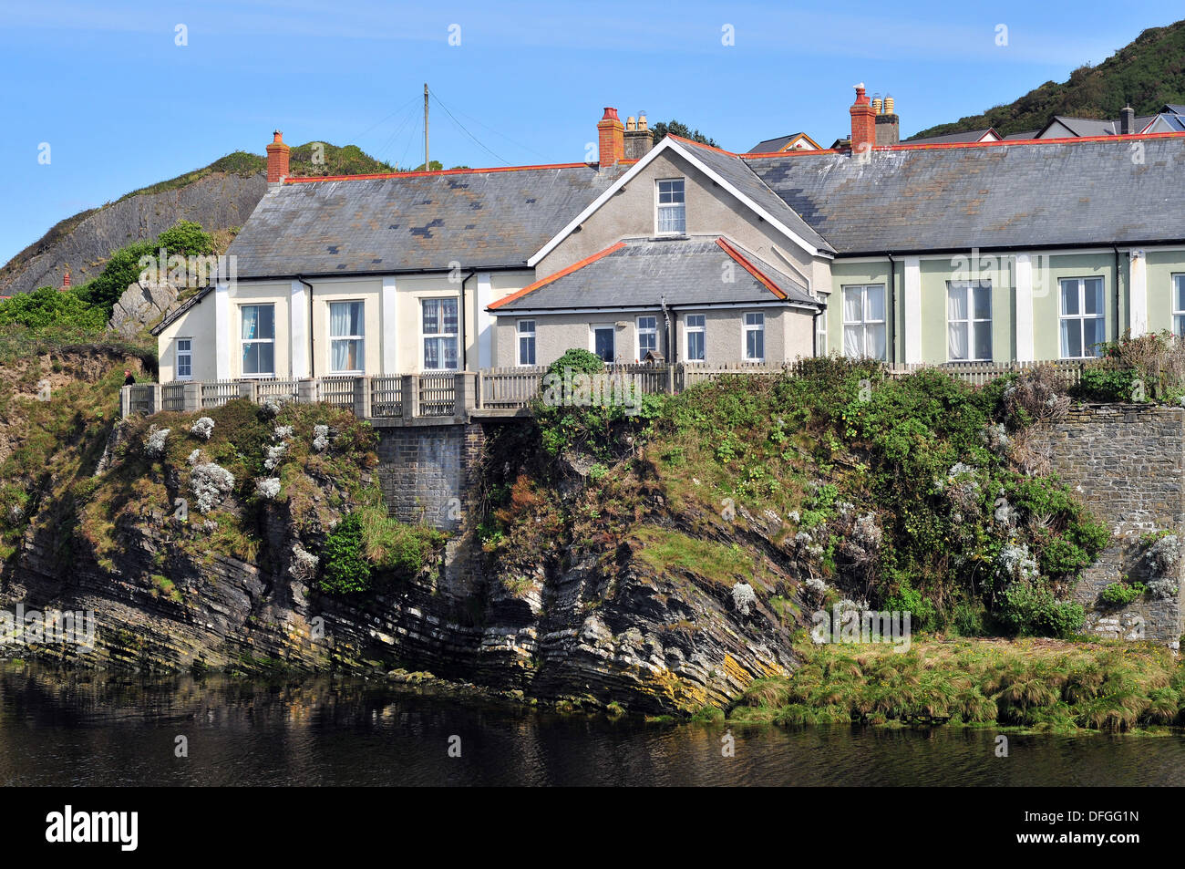 L'edificio che fu una volta la febbre e Ospedale di isolamento, Aberystwyth, Wales, Regno Unito sulla banca del fiume Ystwyth Foto Stock