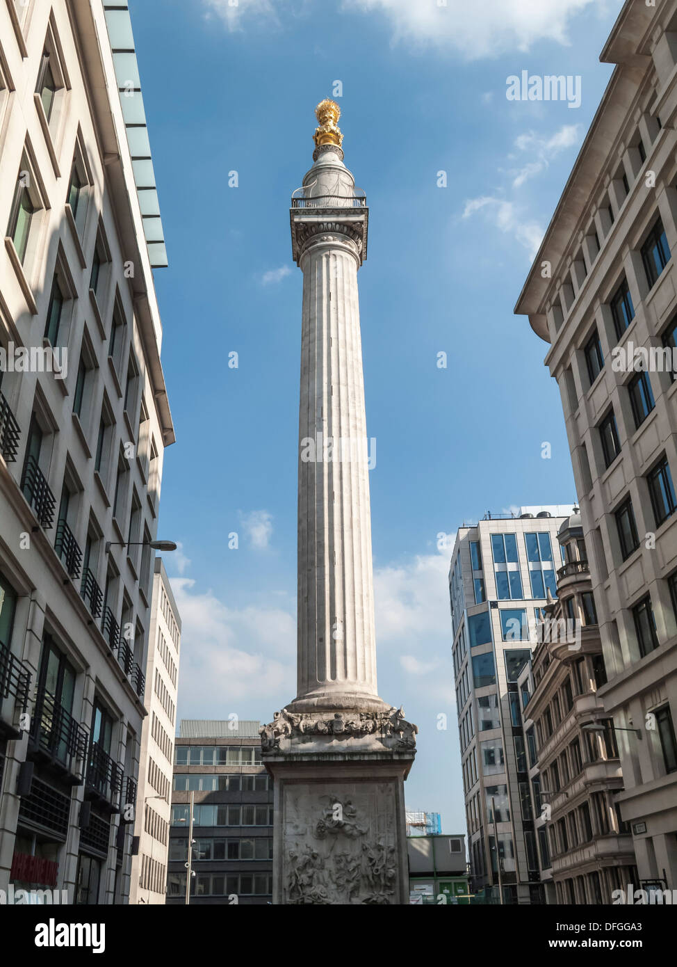 Il monumento in Pudding Lane nella città di Londra, segnando il focolaio del Grande Incendio di Londra Foto Stock