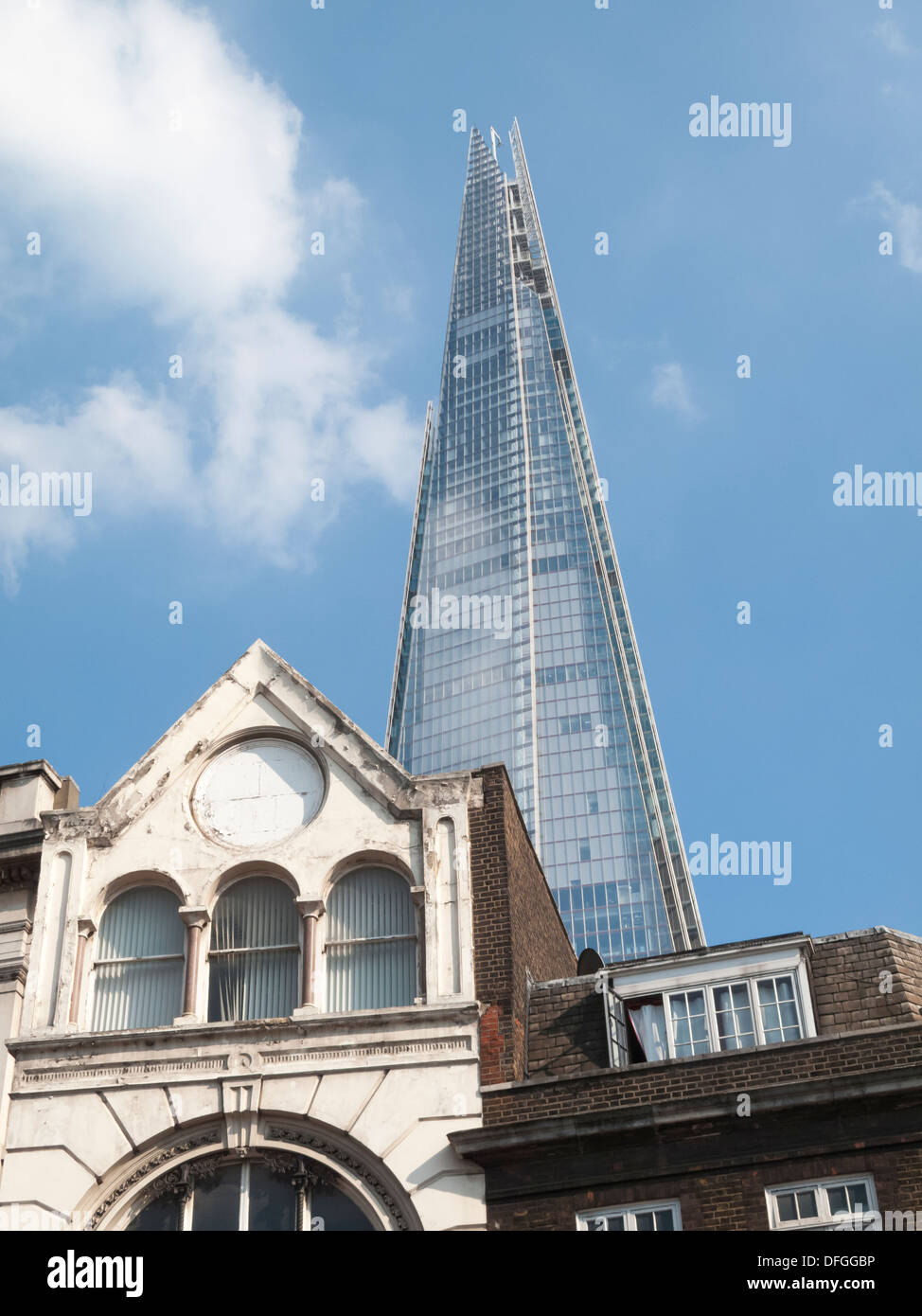 La Shard, un iconico 87 piani di grattacielo vicino al London Bridge, Londra, Regno Unito, a 306m (1004 ft) l'edificio più alto nell'UE. Foto Stock