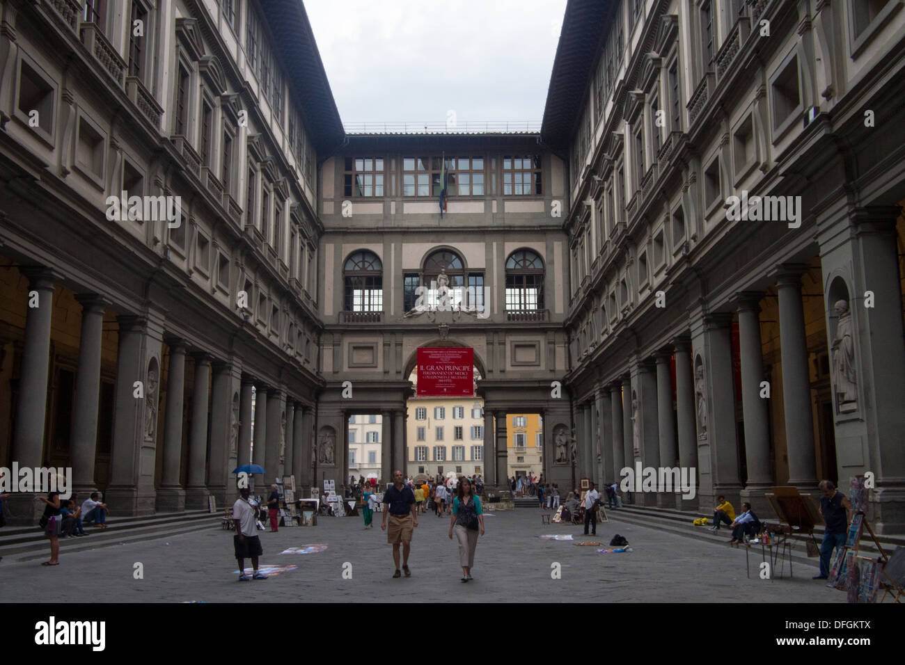 Firenze con la galleria degli Uffizi è sulla sinistra, Toscana, Italia Foto Stock