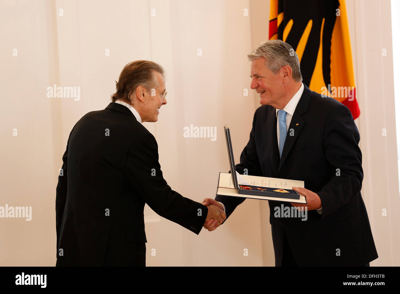 Berlino, Germania. Ottobre 4th, 2013. Discorso del Presidente tedesco Joachim Gauck alla cerimonia ufficiale dell'Ordine al Merito della Repubblica federale di Germania in occasione del Giorno dell'unità tedesca presso il Palazzo Bellevue a Berlino. / Picutre: Foto Stock