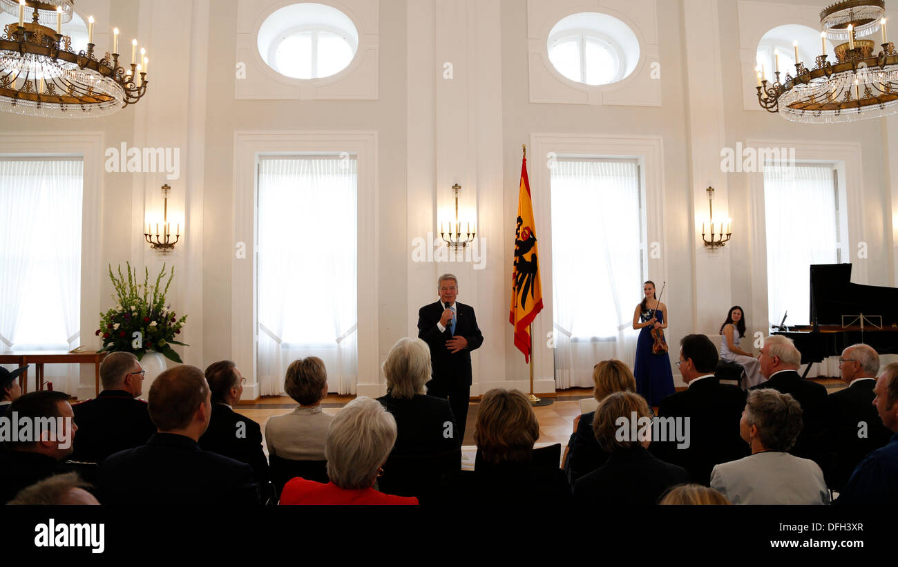 Berlino, Germania. Ottobre 4th, 2013. Discorso del Presidente tedesco Joachim Gauck alla cerimonia ufficiale dell'Ordine al Merito della Repubblica federale di Germania in occasione del Giorno dell'unità tedesca presso il Palazzo Bellevue a Berlino. / Picutre: Foto Stock