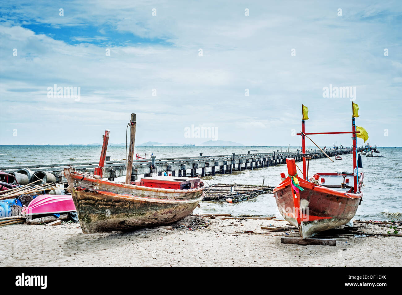 Chonburi spiaggia nel villaggio di pescatori. Foto Stock