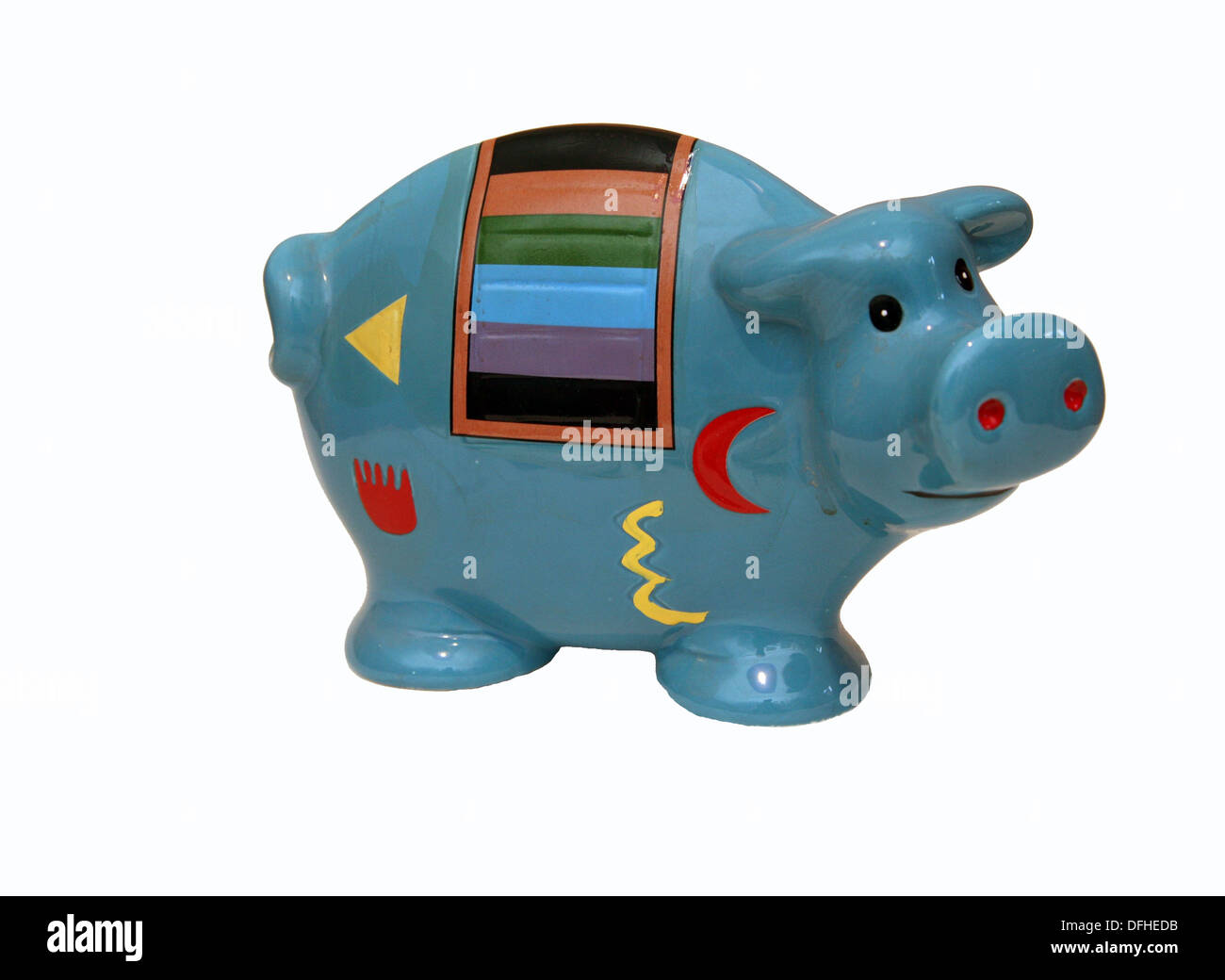Salvadanaio o denaro-box su una bianca di sfondo per studio. Foto Stock