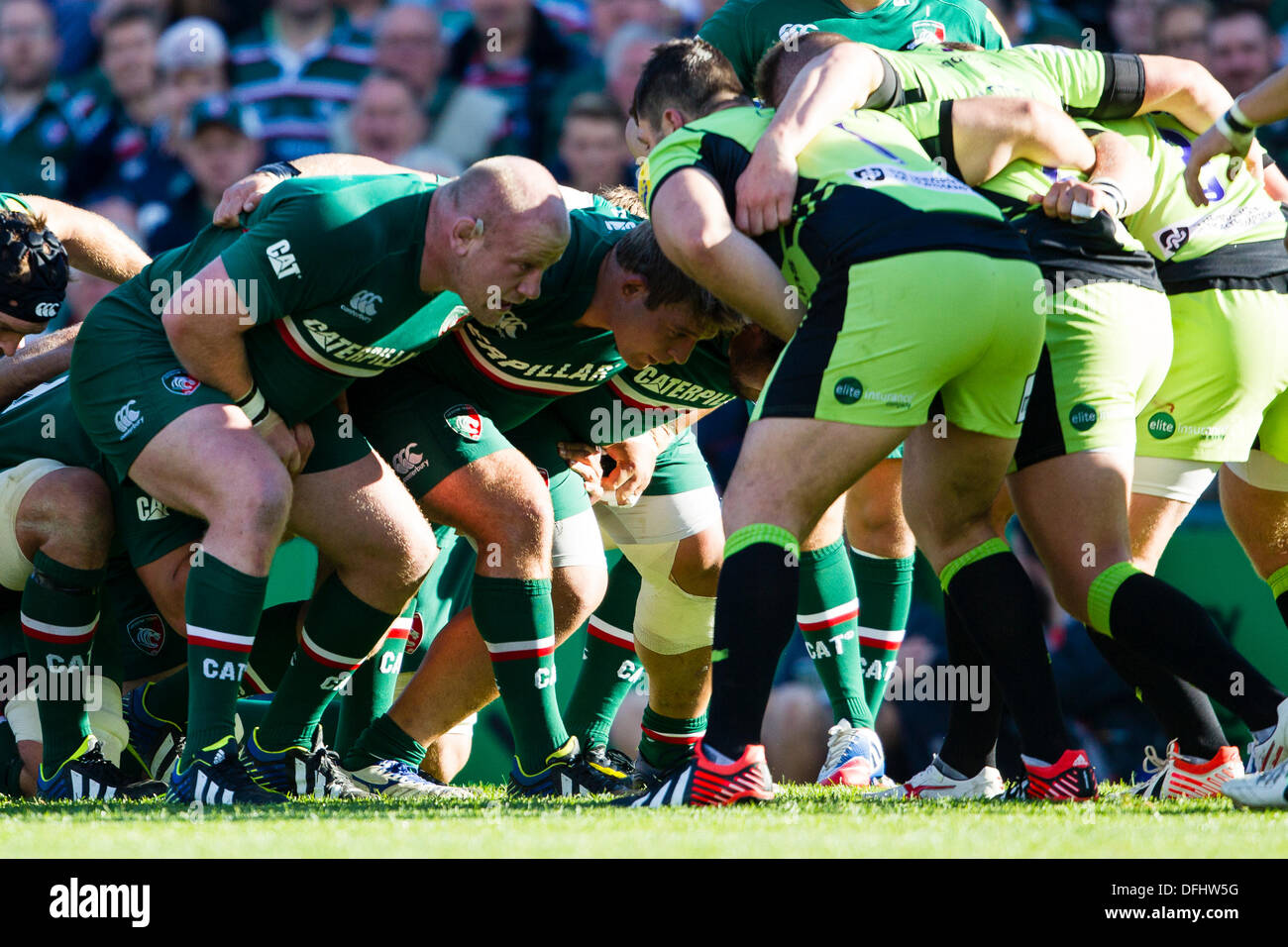 Leicester, Regno Unito. 05 ott 2013. Il Leicester bancata anteriore. Azione dalla Aviva Premiership Round 5 match tra Leicester Tigers e Northampton santi ha giocato a Welford Road, Leicester Credit: Graham Wilson/Alamy Live News Foto Stock