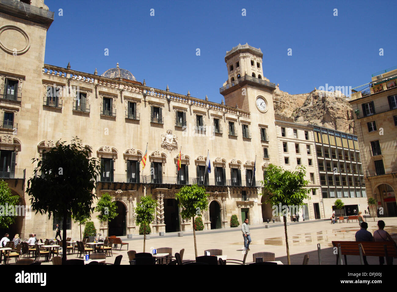 Alicante City Hall con il blu del cielo . Foto Stock