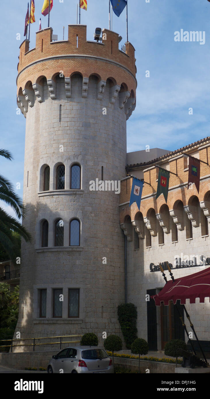 Torre di castello e ingresso al Castillo Hotel Son Vida, Palma di Maiorca, SPAGNA Foto Stock
