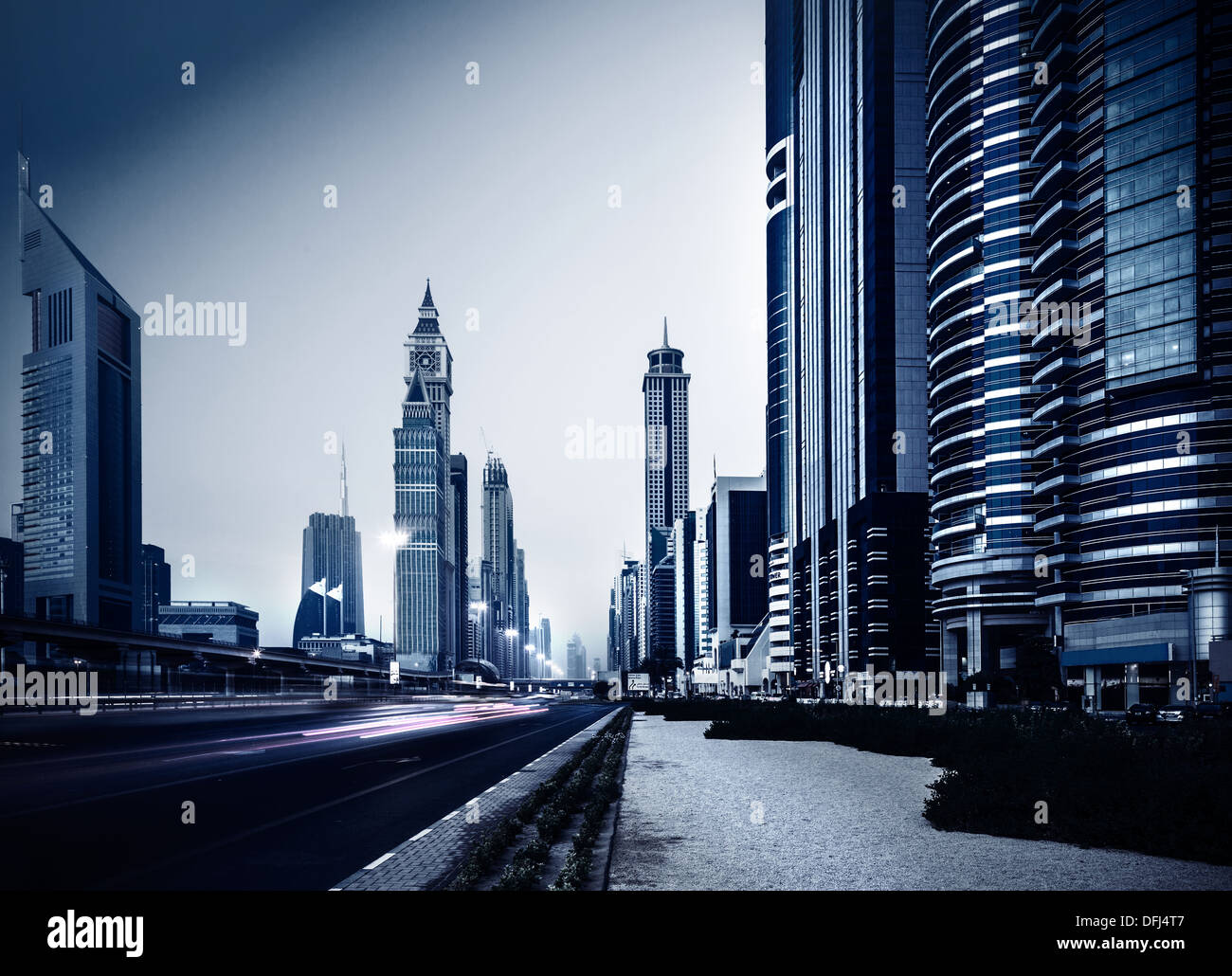 Dubai City downtown, UAE, appartamenti di lusso, edifici moderni grattacieli elevata, design elegante, architettura araba Foto Stock