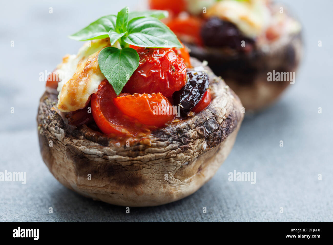 I FUNGHI RIPIENI Foto Stock