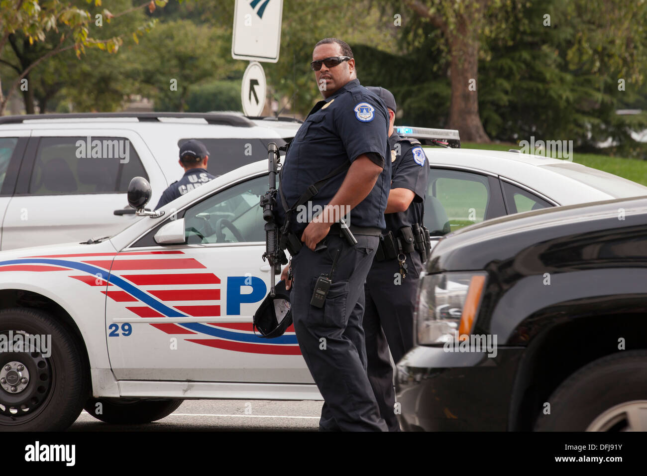 Campidoglio US funzionario di polizia sulla scena del crimine - Washington DC, Stati Uniti d'America Foto Stock