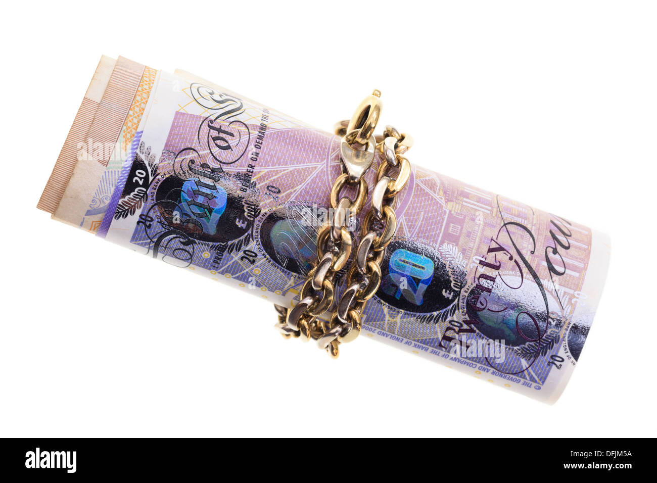 UK Sterling Pound note legate in catena d'oro isolato su uno sfondo bianco, risparmio e investimenti concetto. In Inghilterra La Gran Bretagna Foto Stock