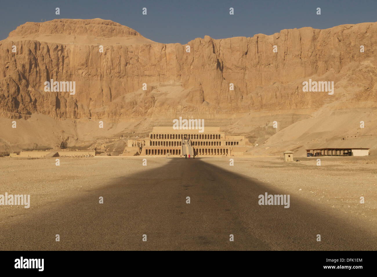 La strada fino al Tempio di Hatshepsut a Luxor, Egitto. Foto Stock