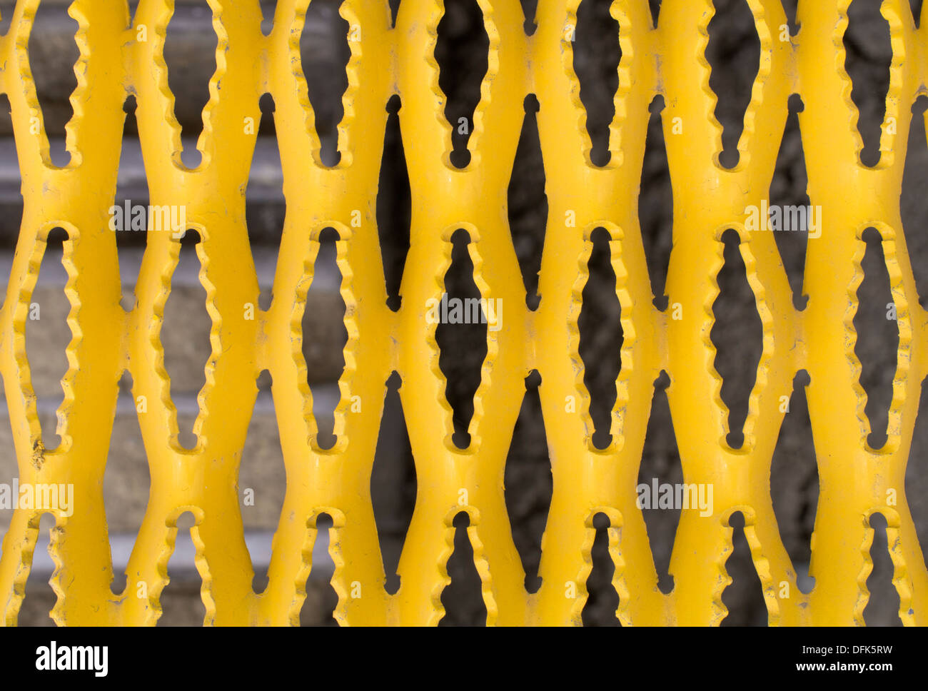 Escavatore giallo griglia step close-up Foto Stock