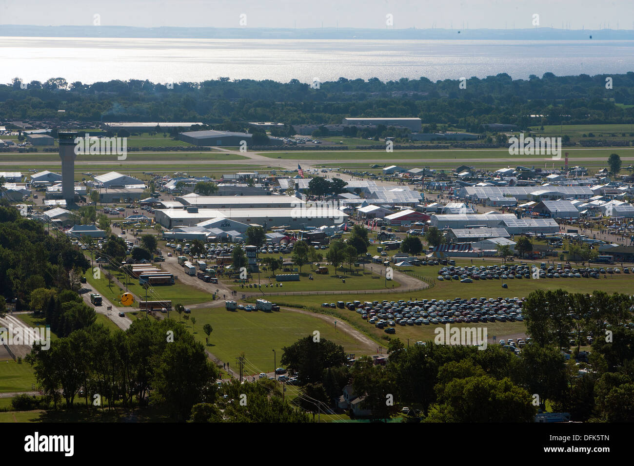 Fotografia aerea Wittman Airport, AirVenture 2013, Experimental Aircraft Association, Oshkosh, Wisconsin Lago Winnebago Foto Stock