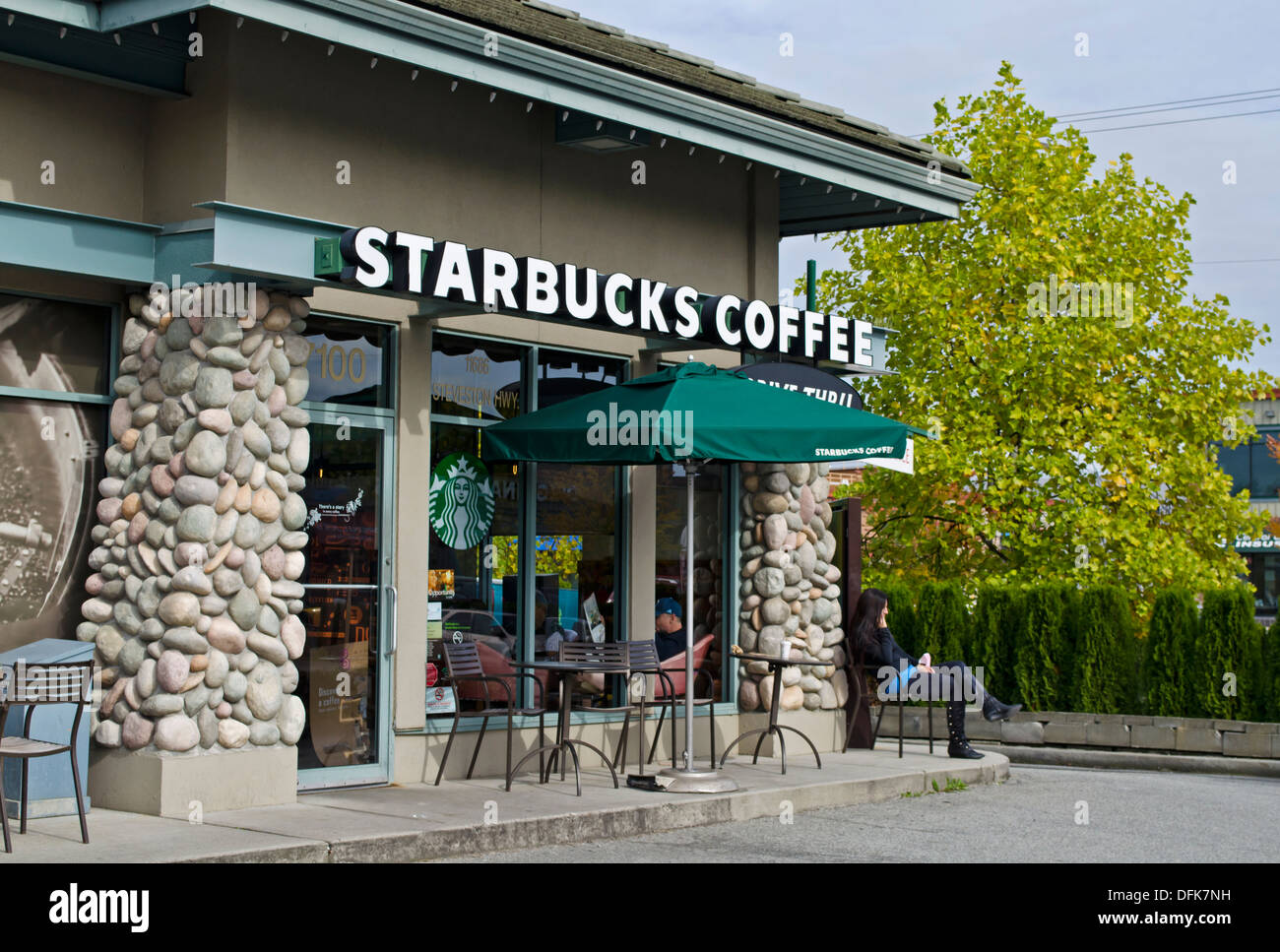 Esterno di un Starbucks Coffee shop, situato in Ironwood plaza in Richmond, British Columbia, Canada. (Sobborgo di Vancouver) Foto Stock