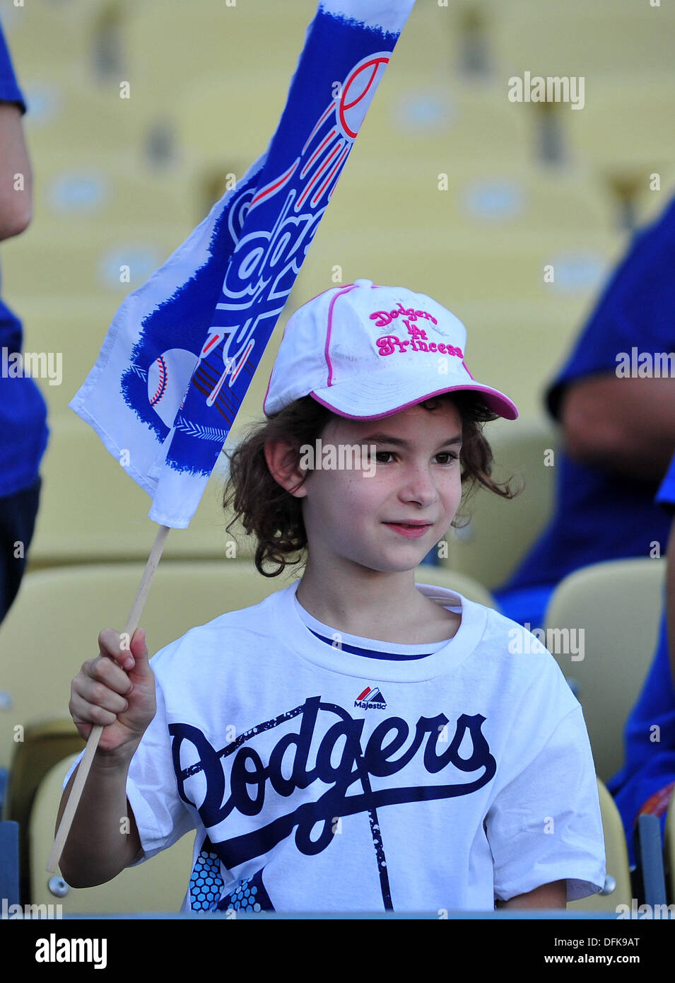 Los Angeles, California, USA. Il 6 ottobre 2013. Ottobre 06, 2013 a Los Angeles, CA. I fan dei Dodgers durante il Major League Baseball NLDS gioco tra i Los Angeles Dodgers e Atlanta Braves presso il Dodger Stadium.Giovanni verde/CSM/Alamy Live News Foto Stock