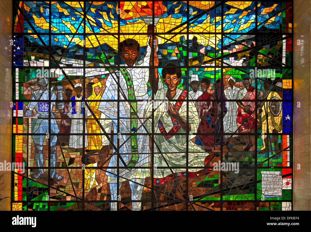 La parte centrale del vetro macchiato trittico liberazione totale dell'Africa da Afewerk Tekle, Africa Hall, UNECA, Addis Abeba, Etiopia Foto Stock