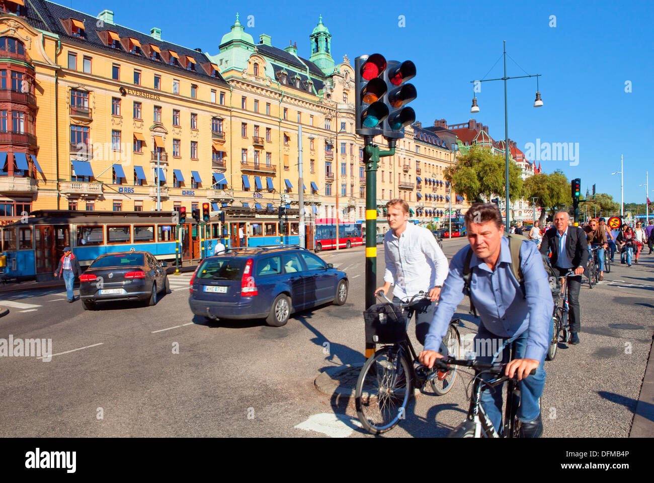 Stoccolma, Svezia - il traffico di biciclette a Strandvägen. Foto Stock