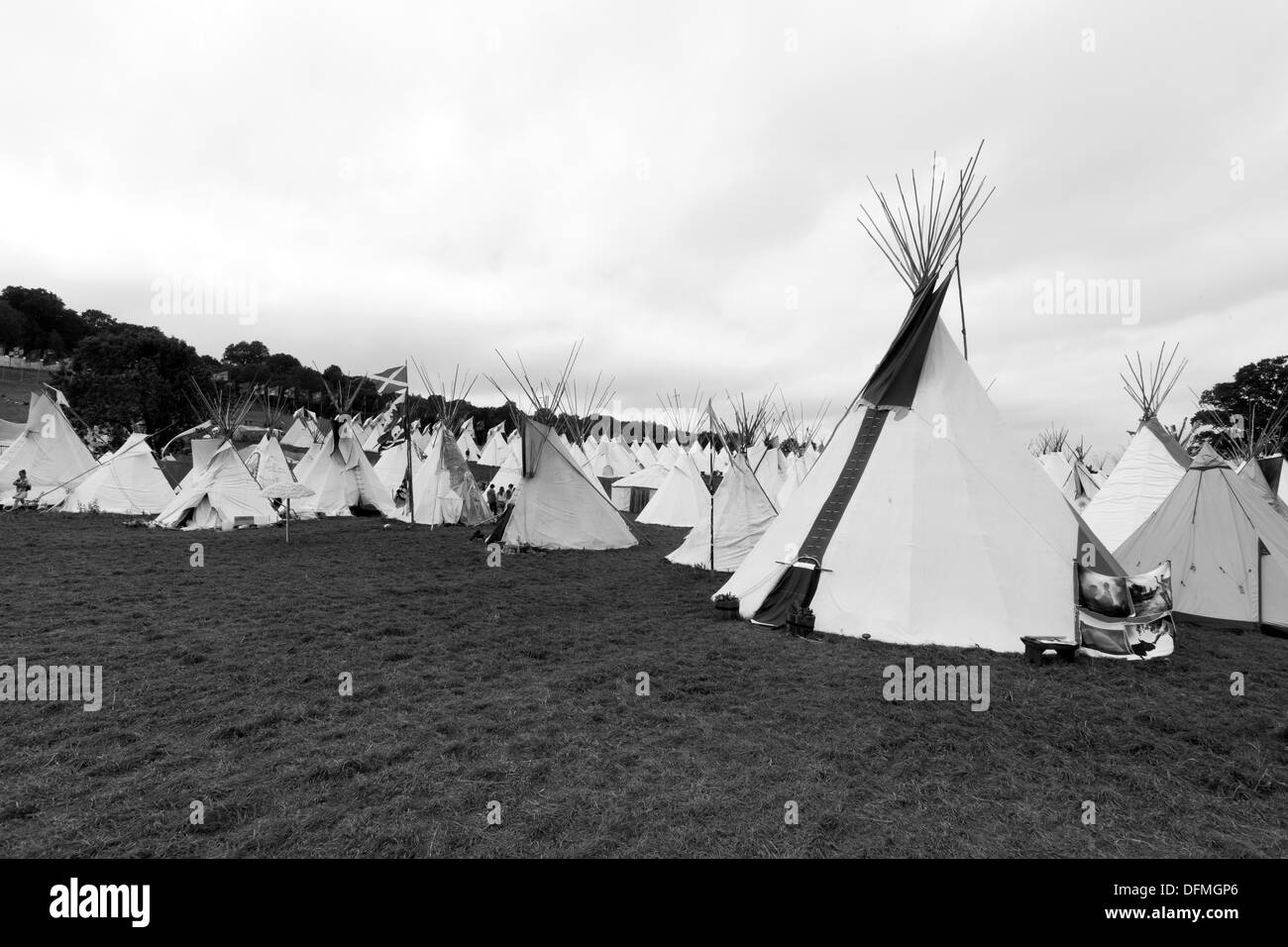 Tende tepee o Teepee campo al Glastonbury Festival 2013, Somerset, Inghilterra, Regno Unito. Foto Stock