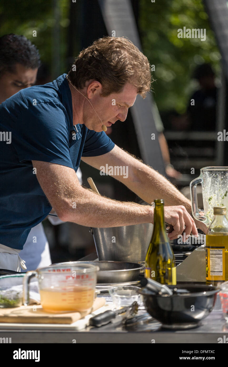 Lo Chef Bobby Flay demo di cottura a Great New York State Fair. Foto Stock