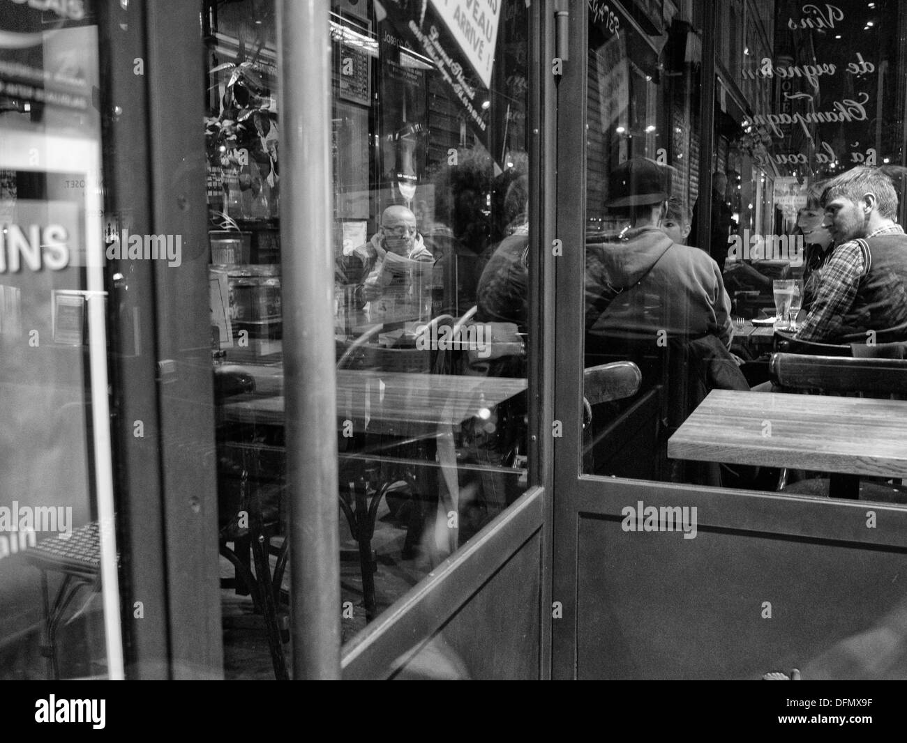 Il Bistro nel Ventesimo arrondissement di Parigi Foto Stock