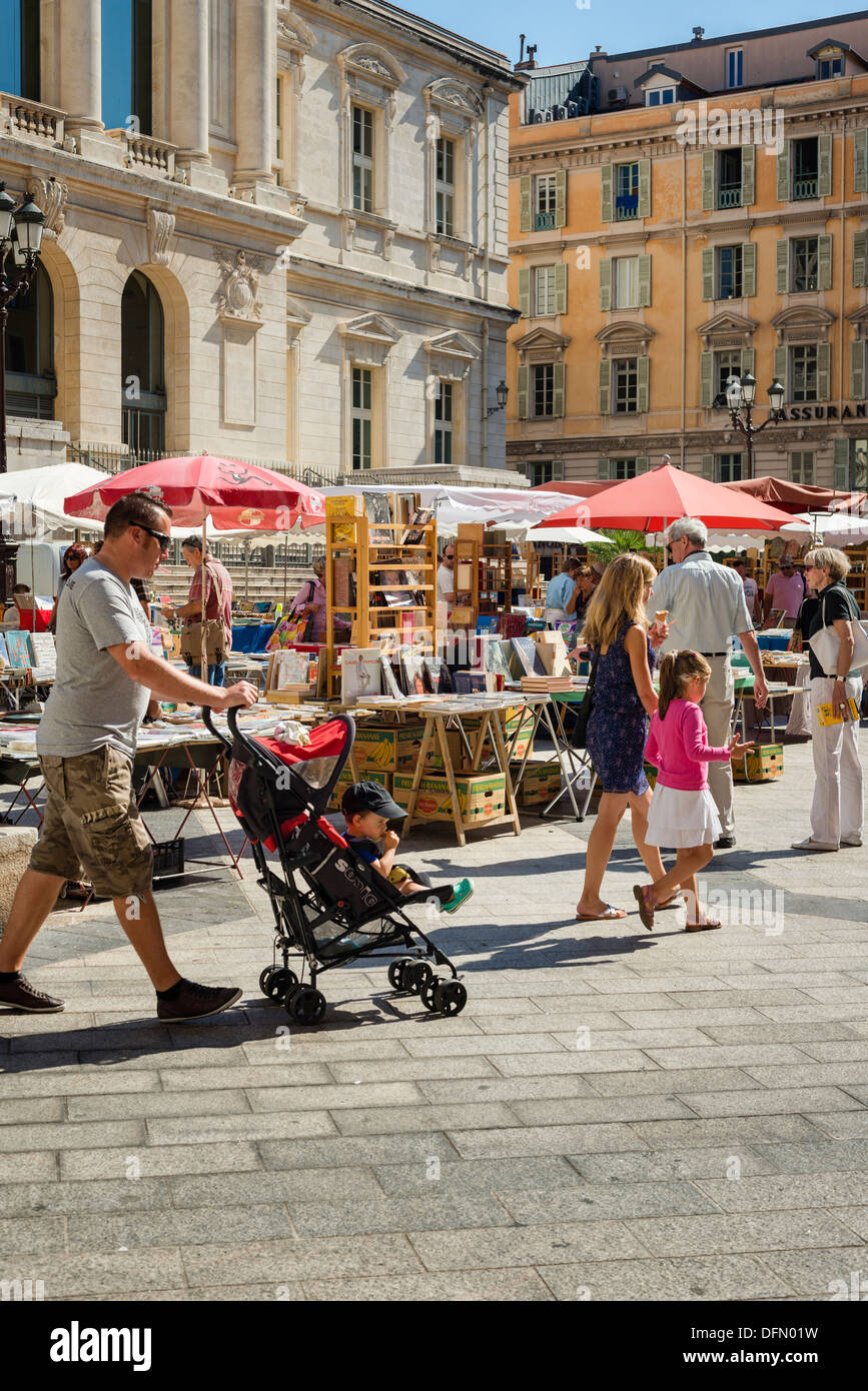 Mercato del weekend nella Place du Palais-de-giustizia, Nizza Foto Stock