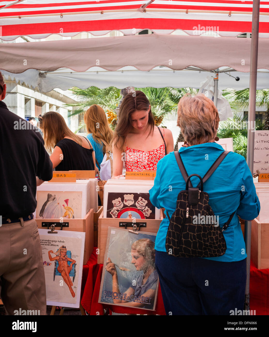 Strada del mercato di Place du Palais-de-giustizia, Nizza Foto Stock