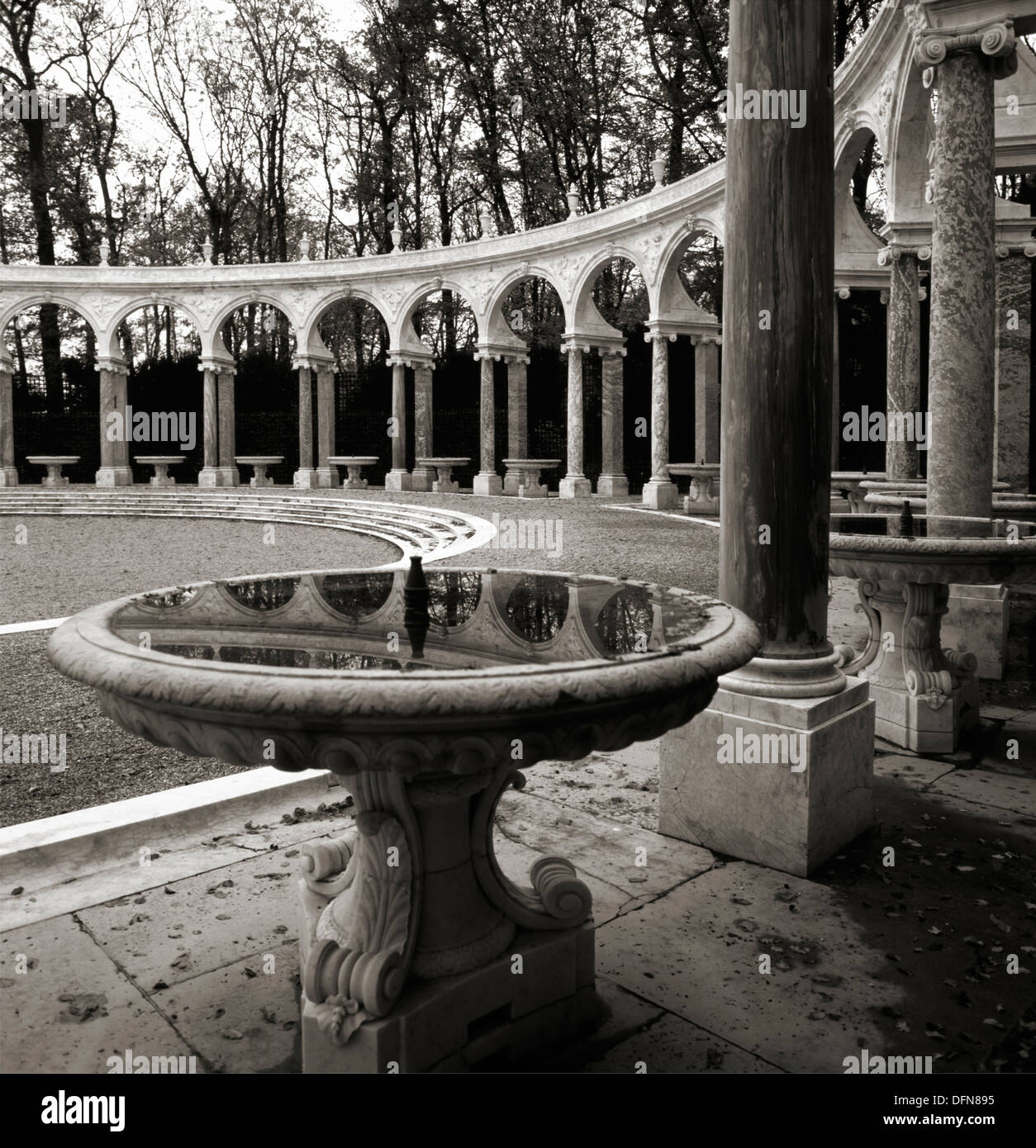 La circolare Mansart colonnato costruito 1685-8 a Versailles Royal Palace Foto Stock