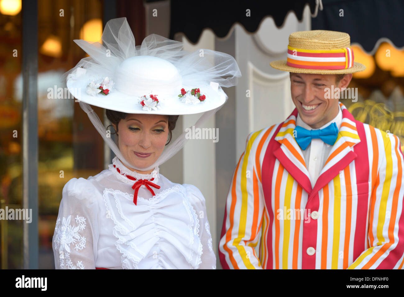 Mary Poppins e Bert caratteri, Disneyland Resort Anaheim California Foto Stock