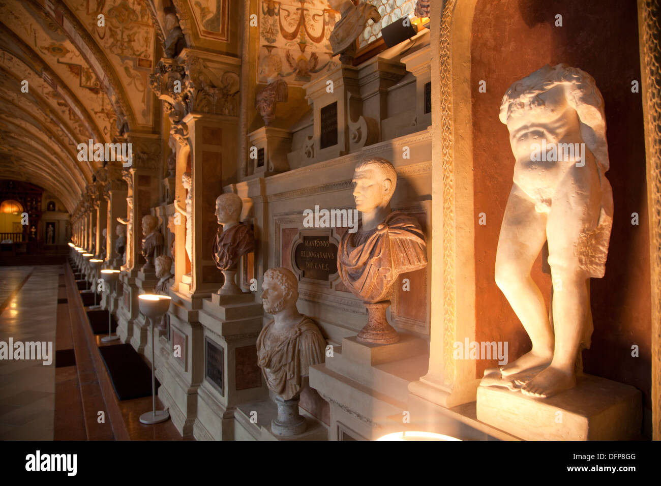 Statue del Antiquarium rinascimentale della città Palace Monaco di Baviera Residenz di Monaco di Baviera, Germania Foto Stock
