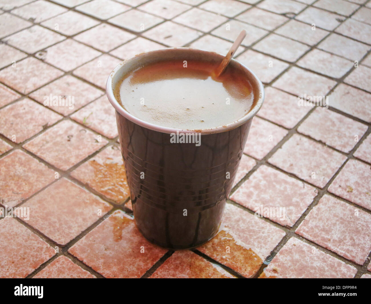 Bevande - caffè nella tazza in plastica Foto Stock