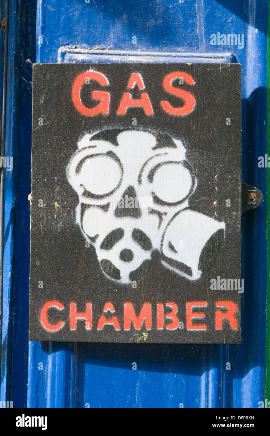 La camera a gas chambers maschere maschera segno di avvertimento di pericolo di guerra chimica warfare Foto Stock