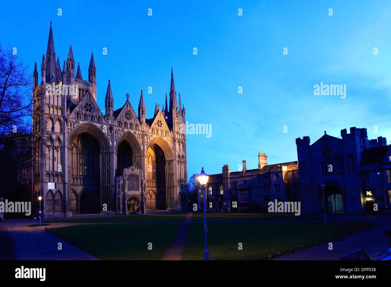 Peterborough Cathedral di notte, Peterborough City, Cambridgeshire, England, Regno Unito Foto Stock