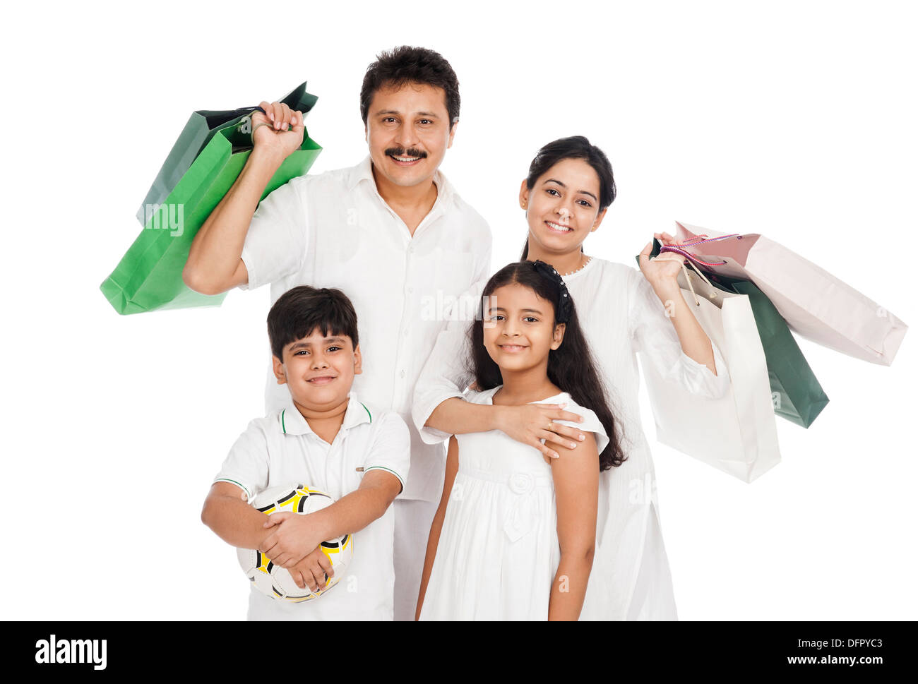 Ritratto di una famiglia con borse per lo shopping Foto Stock