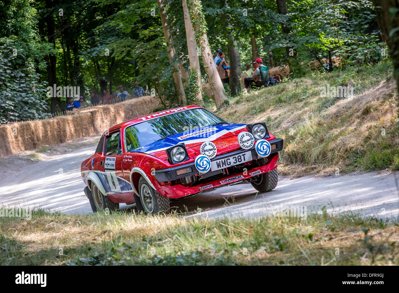 1978 Triumph TR7 V8 (TR8) con driver Steve Rockingham al 2013 Goodwood Festival of Speed, Sussex, Regno Unito. Foto Stock