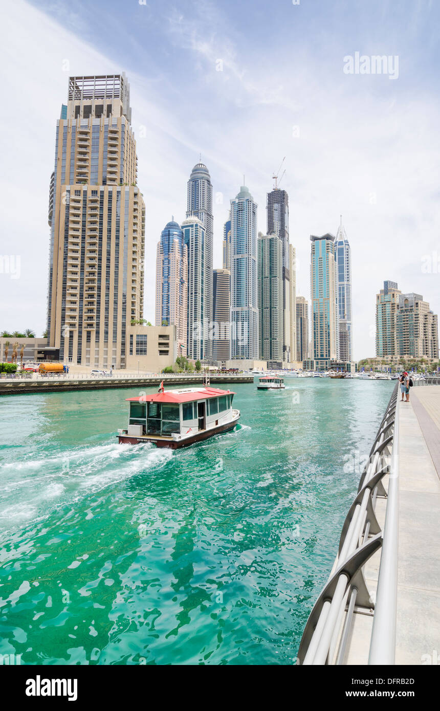 Il vaporetto di Dubai in Dubai Marina, Dubai, UAE Foto Stock