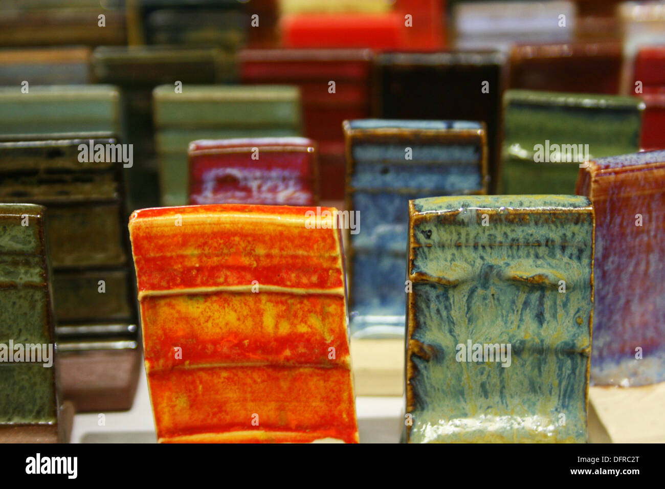 Gruppo di argilla colorate piastrelle di prova Foto Stock