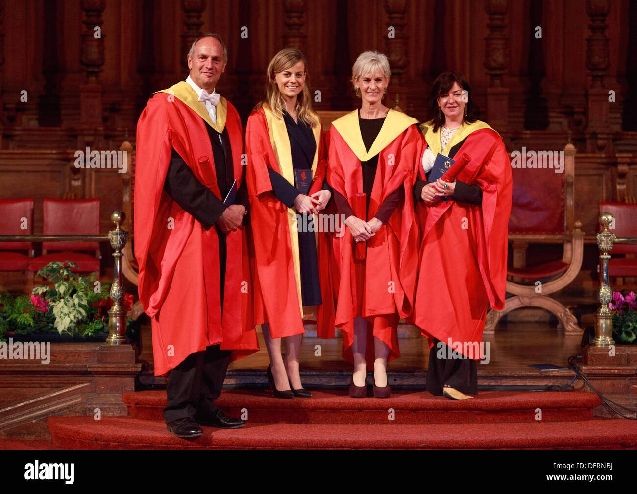 Nomi famosi da sport e cinema onorata dalla Università di Edimburgo. Cinque-time gold medallist Sir Steve Redgrave, istruttore di tennis Judy Murray, Formula 1 racing driver Susie Wolff e regista Lynne Ramsay accordati lauree honoris causa del 8 ottobre 2013 foto da pak@ Mera/Alamy Live News Foto Stock