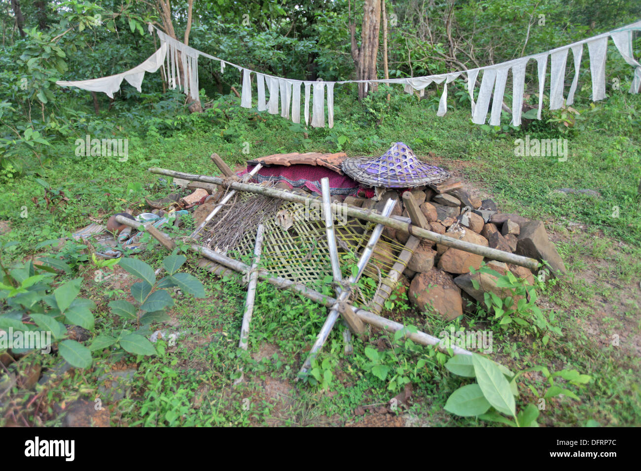 Luogo di sepoltura di tribù Madia, Bhamragad, Maharashtra, India. Foto Stock