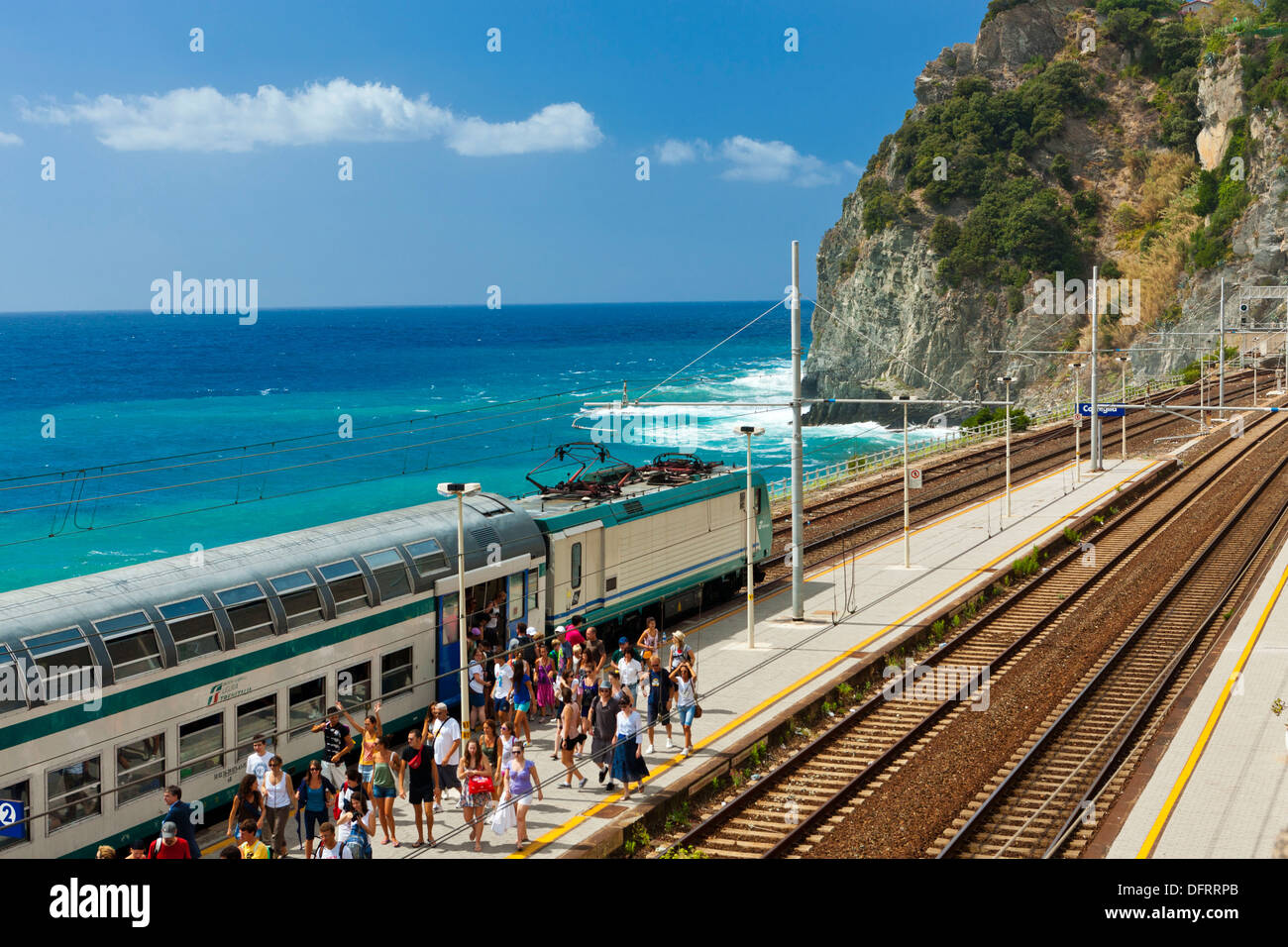 Stazione ferroviaria a Corniglia , il Parco Nazionale delle Cinque Terre,  provincia di La Spezia, Liguria, Nord Italia, Europa Foto stock - Alamy