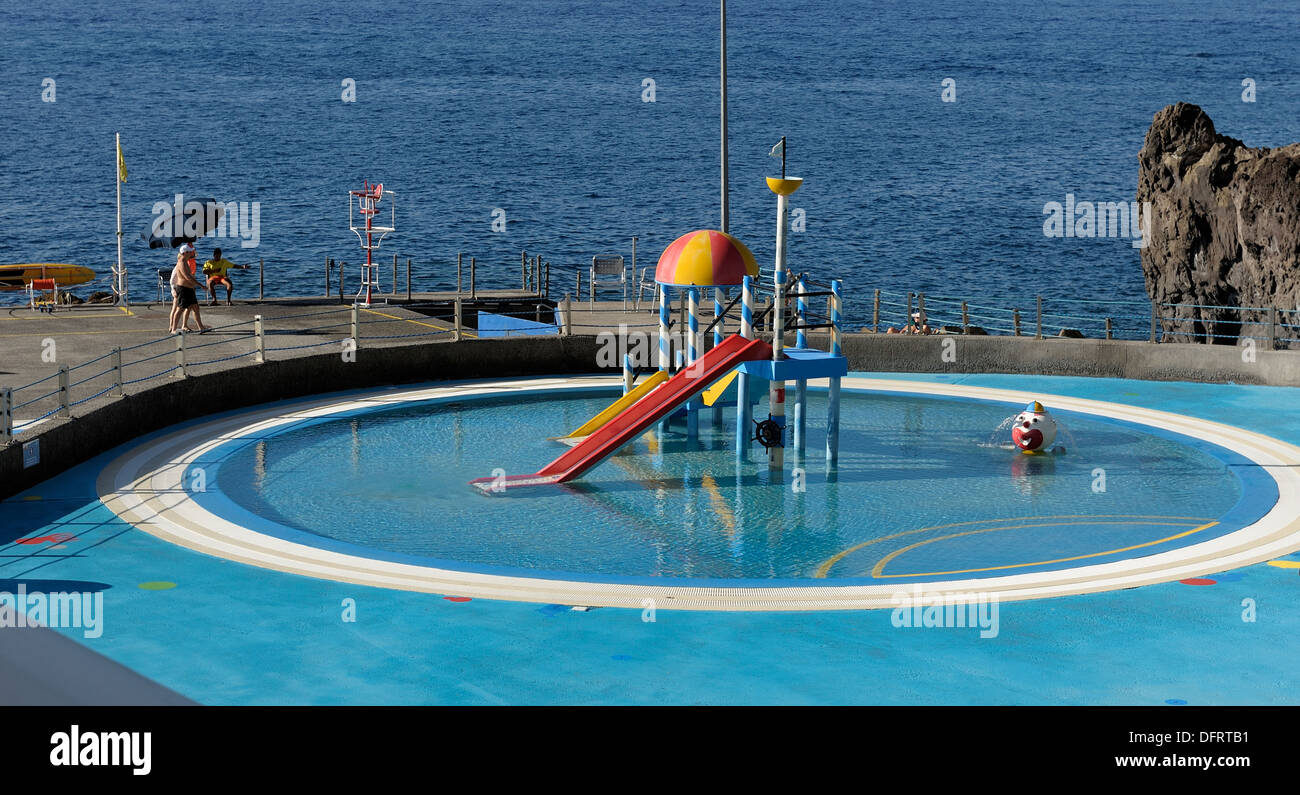 Bambini piscina per bambini area giochi Madeira Portogallo Foto Stock