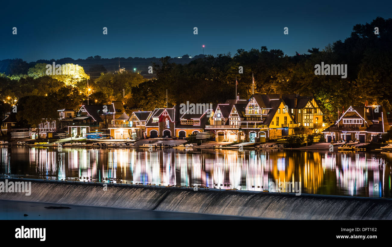 Il Boathouse Row di notte Foto Stock