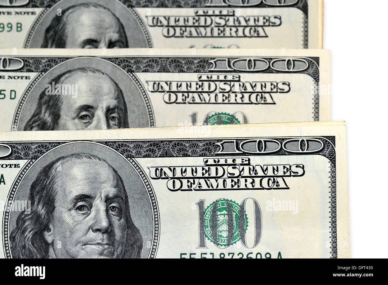 Cumulo di fatture del dollaro isolati su sfondo bianco Foto Stock