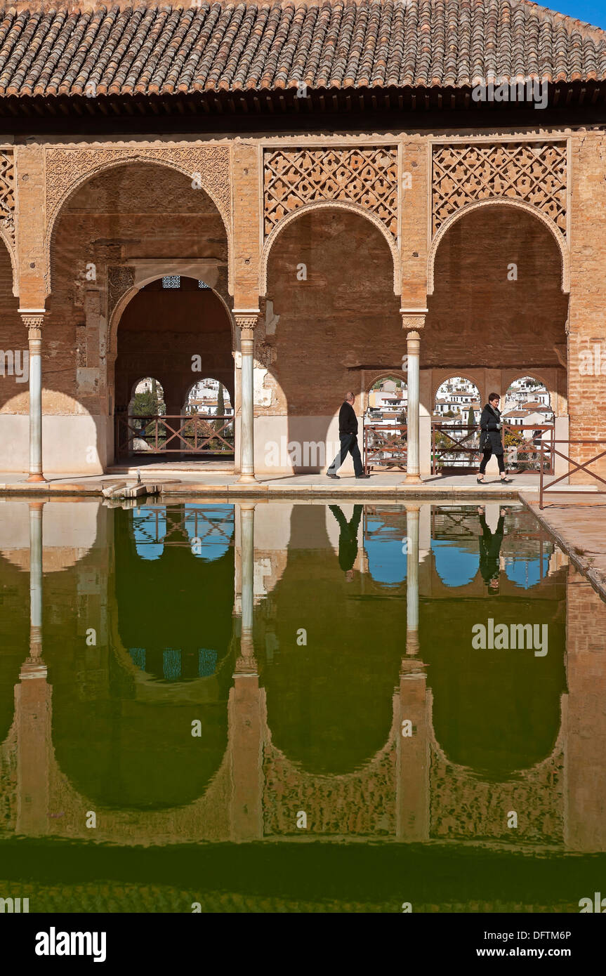 Palazzo Partal e laghetto, Alhambra di Granada, regione dell'Andalusia, Spagna, Europa Foto Stock