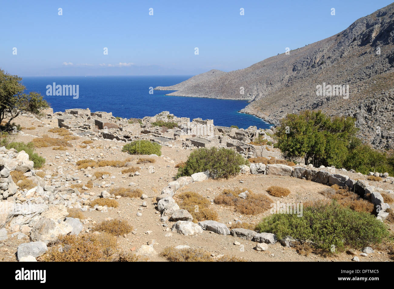 Pietra di custodia degli animali in abandones borgo di Gera Tilos isola greca del Dodecanneso Grecia Foto Stock